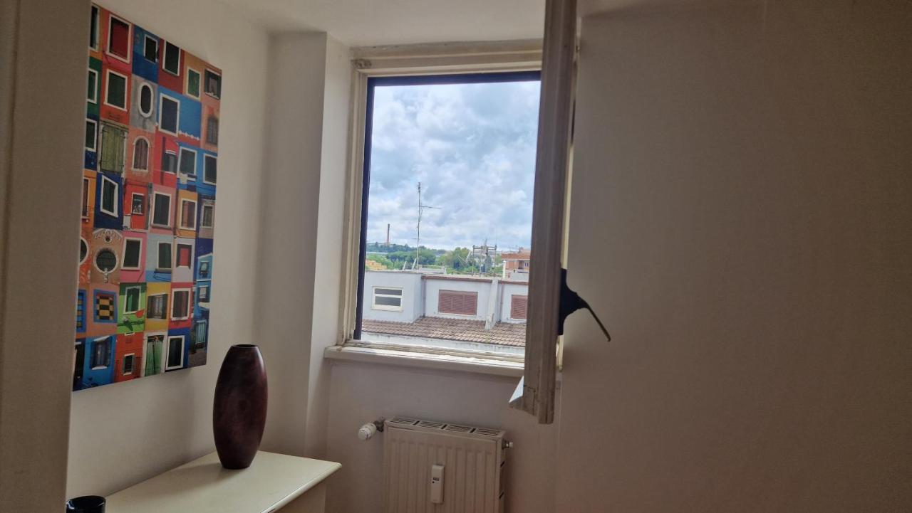 Casa Di Libri - Delizioso Appartamento A 10 Min Da Trastevere Roma Eksteriør bilde